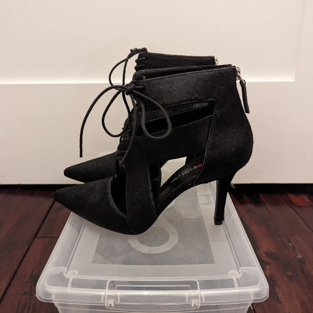 Nine West Black Pointed Toe Lace Up Cow Fur Heels Size 6.5 - Picture 7 of 13